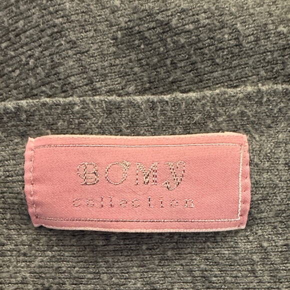 Gray Cat Design Women's Sweater with Rhinestones - Picture 2 of 6